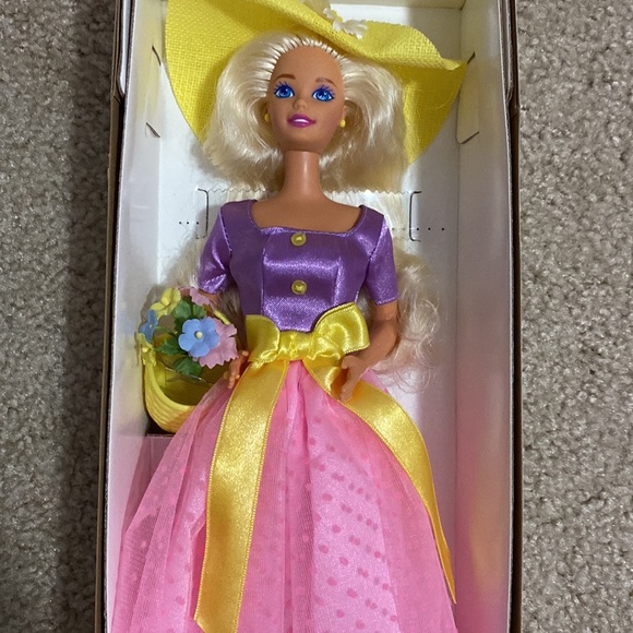 1995 Avon Spring Blossom Barbie - Picture 3 of 8